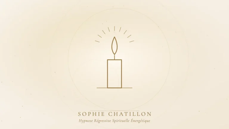 Sophie Chatillon – Hypnothérapeute à Mulhouse | Hypnose Révélation 6 Bougie dorée allumée, illustration de l’article « Hypnose et deuil d'un animal de compagnie » – Sophie Chatillon