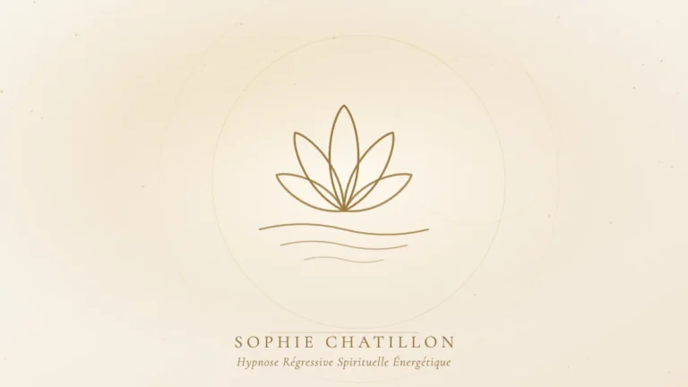 hypnose stress anxiete alsace illustration sophie chatillon Fleur de lotus dorée sur l'eau, illustration de l’article « Hypnose et stress : explorer ce qui pèse » – Sophie Chatillon